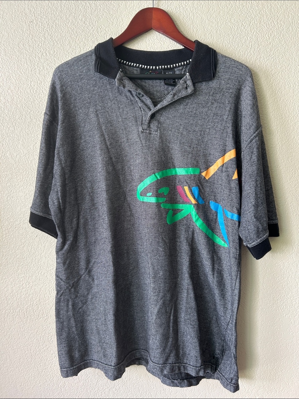 Greg Norman Collection Gray Polo with Multicolor Shark Motif, Sz XL
